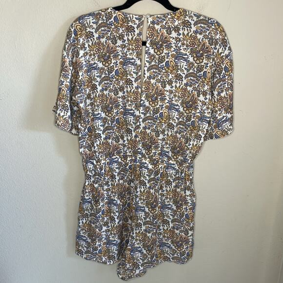 LOFT Beach Tie Front Floral Cut Out Rayon Romper Shorts Jumpsuit Size Medium - Picture 5 of 6